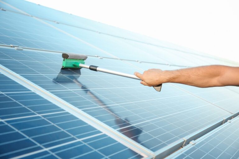 do solar panels need cleaning